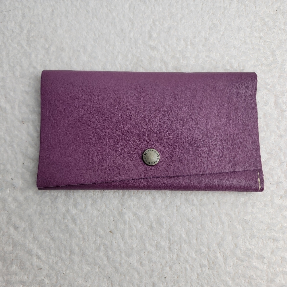 🦄 NWT PLG Rancher Wallet - Mulberry